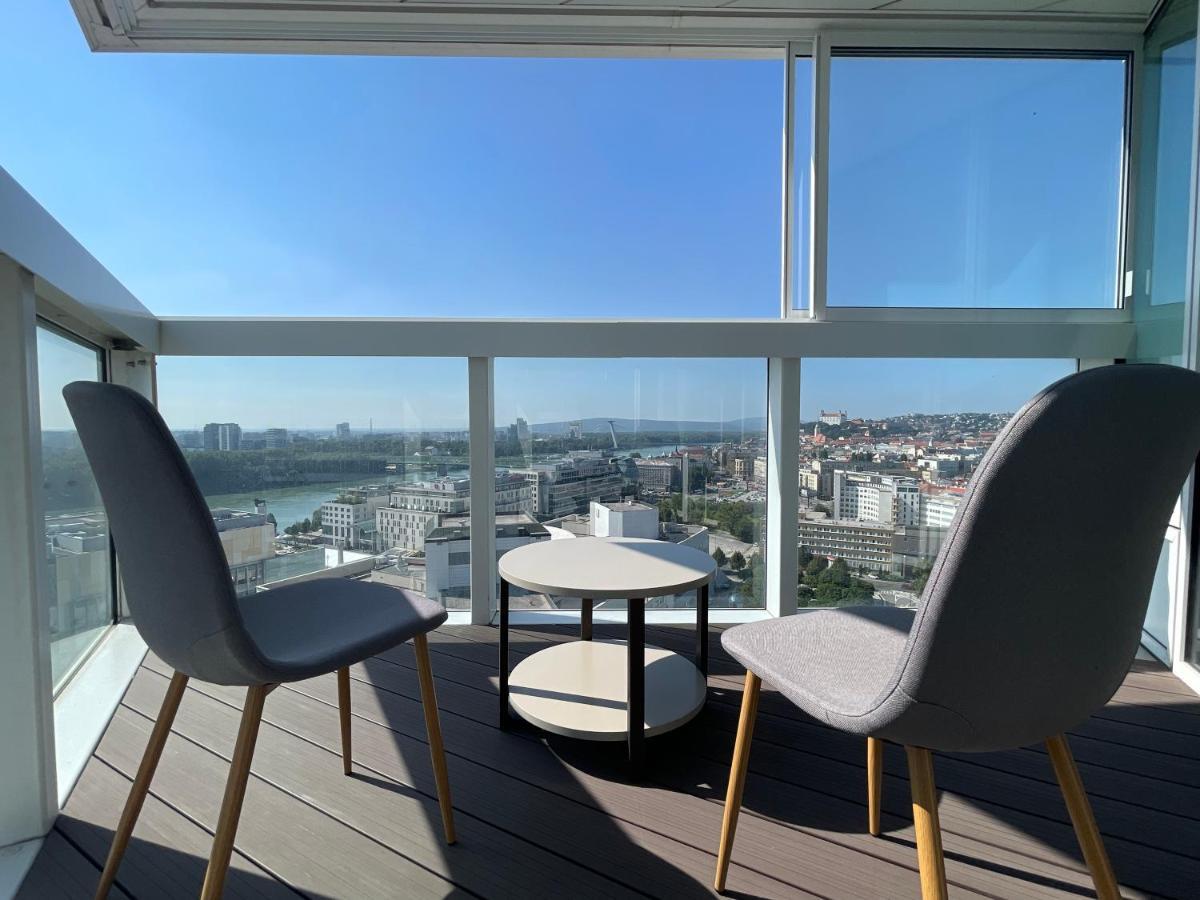 Sag Panorama Apartment 3 Rooms 19Th Floor Great View Free Parking براتسيلافا المظهر الخارجي الصورة