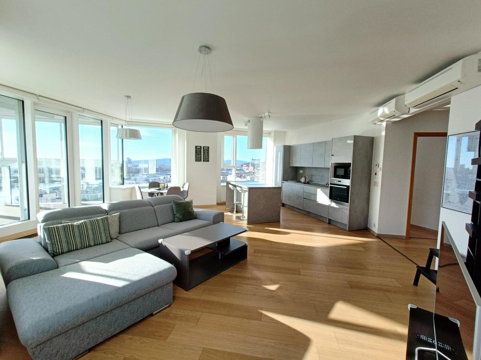 Sag Panorama Apartment 3 Rooms 19Th Floor Great View Free Parking براتسيلافا المظهر الخارجي الصورة